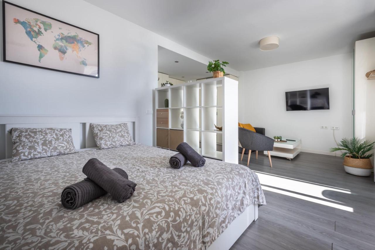 Estudio Marbelsun Lll Marbella Luaran gambar
